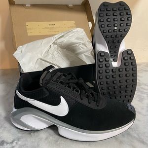 NEW Nike Mens 12 Womens 13.5 d/ms/c waffle